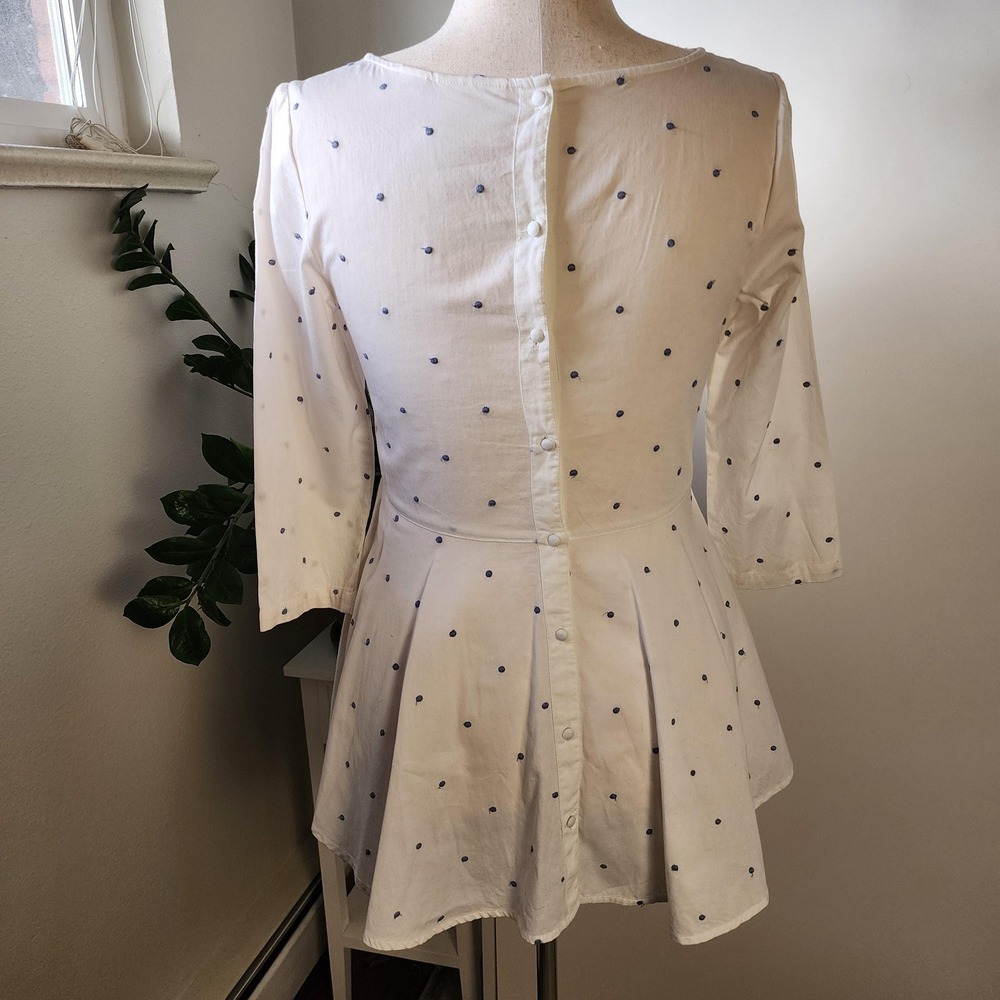 White & blue polka dots peplum blouse, flowy long button down back - Picture 5 of 10